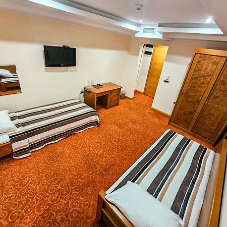 Mali Hotel Bambis Podgorica Eksteriør bilde