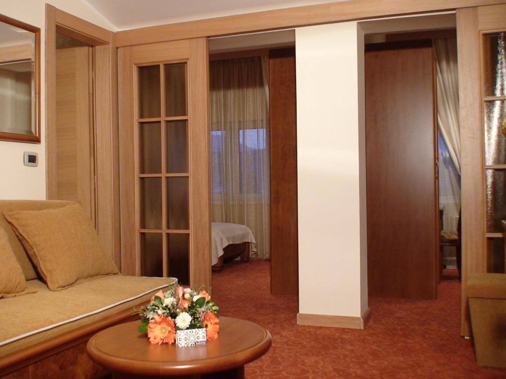 Mali Hotel Bambis Podgorica Eksteriør bilde