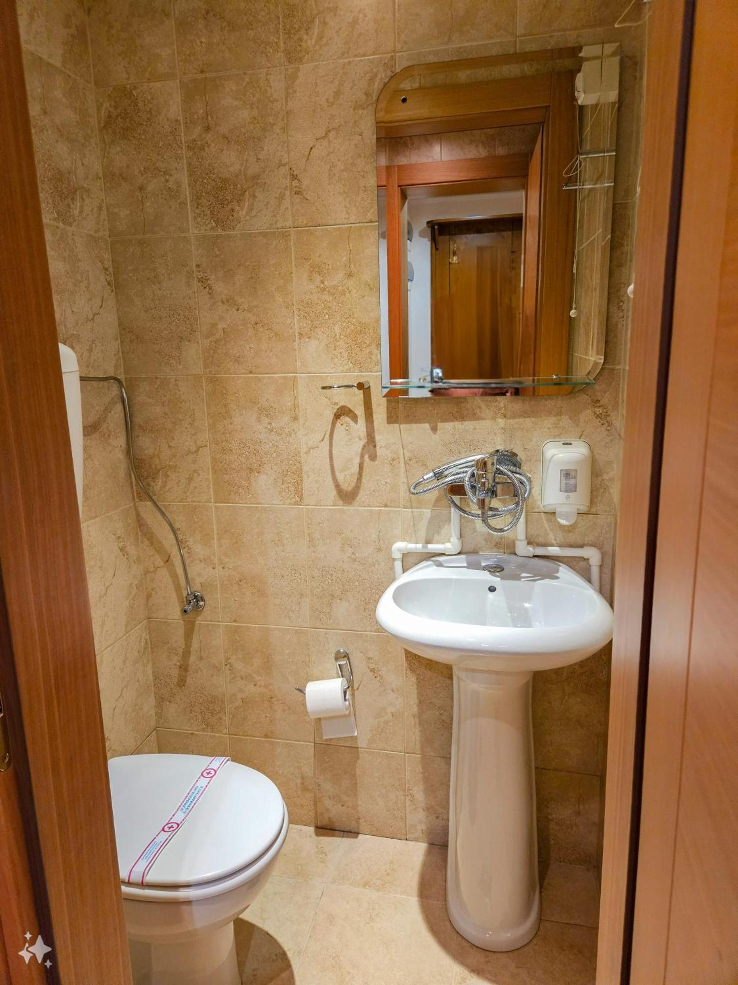 Mali Hotel Bambis Podgorica Eksteriør bilde