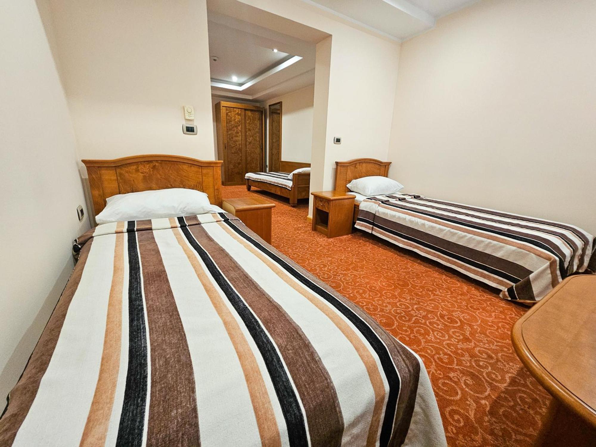 Mali Hotel Bambis Podgorica Eksteriør bilde