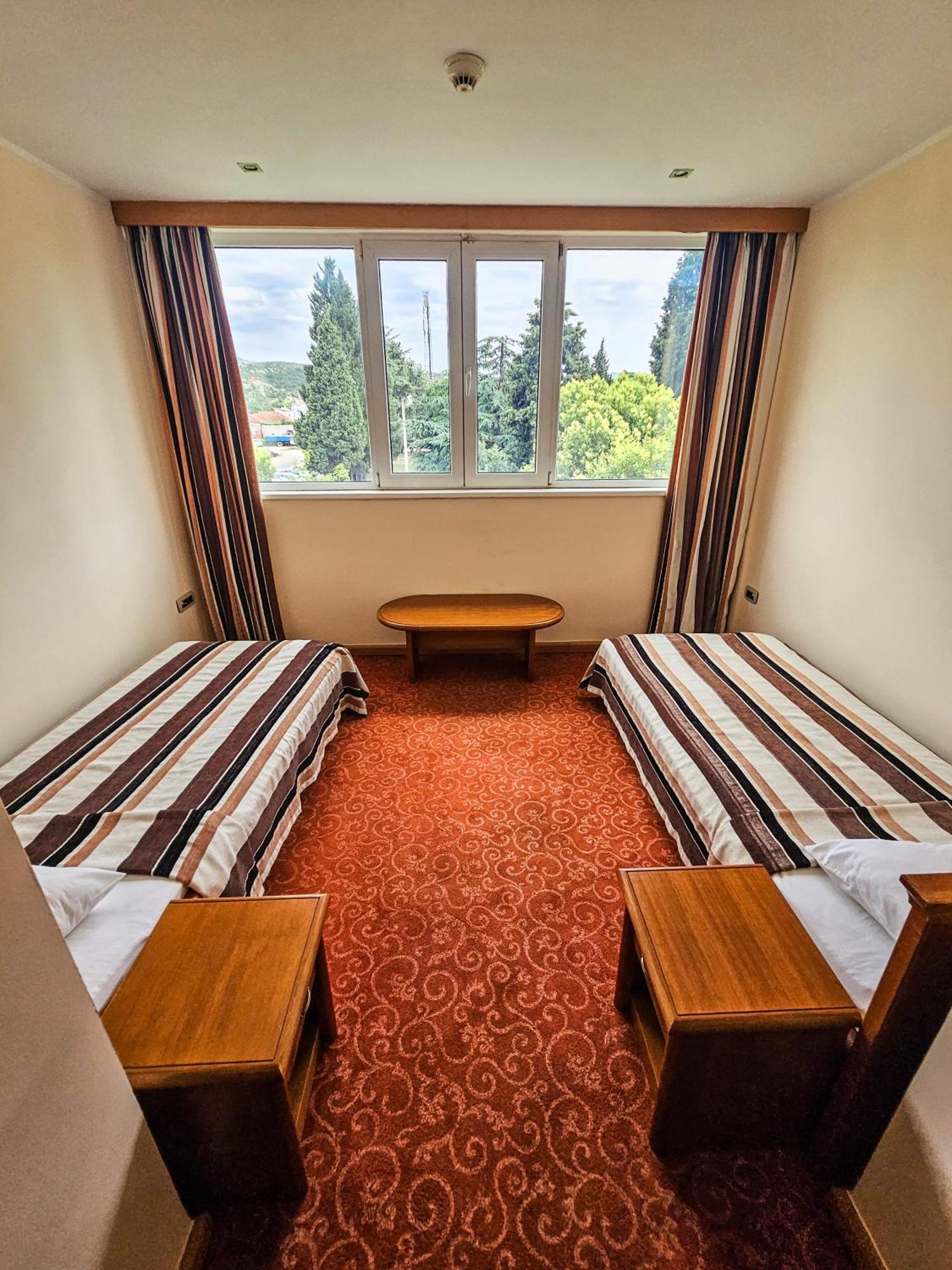 Mali Hotel Bambis Podgorica Eksteriør bilde