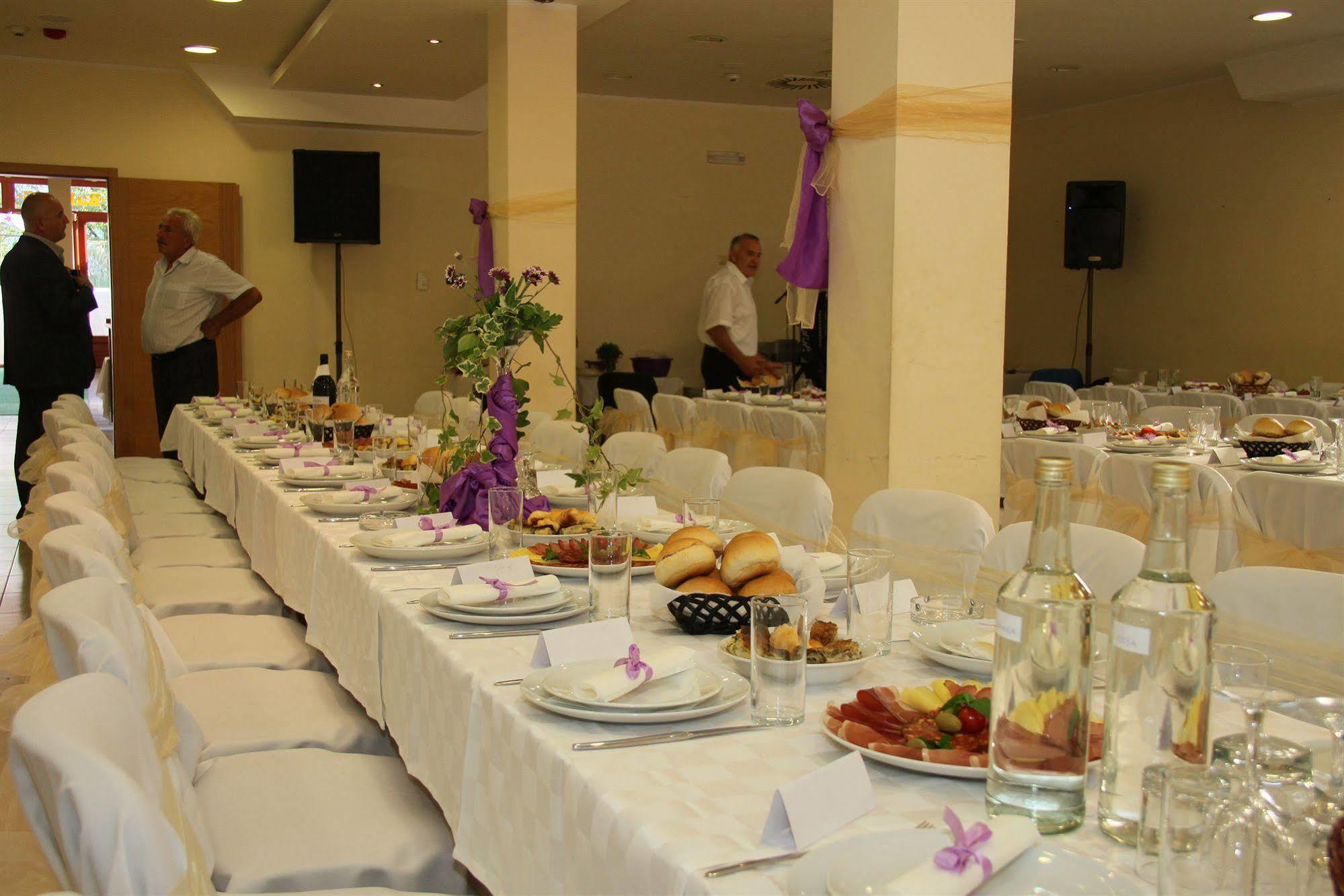 Mali Hotel Bambis Podgorica Eksteriør bilde