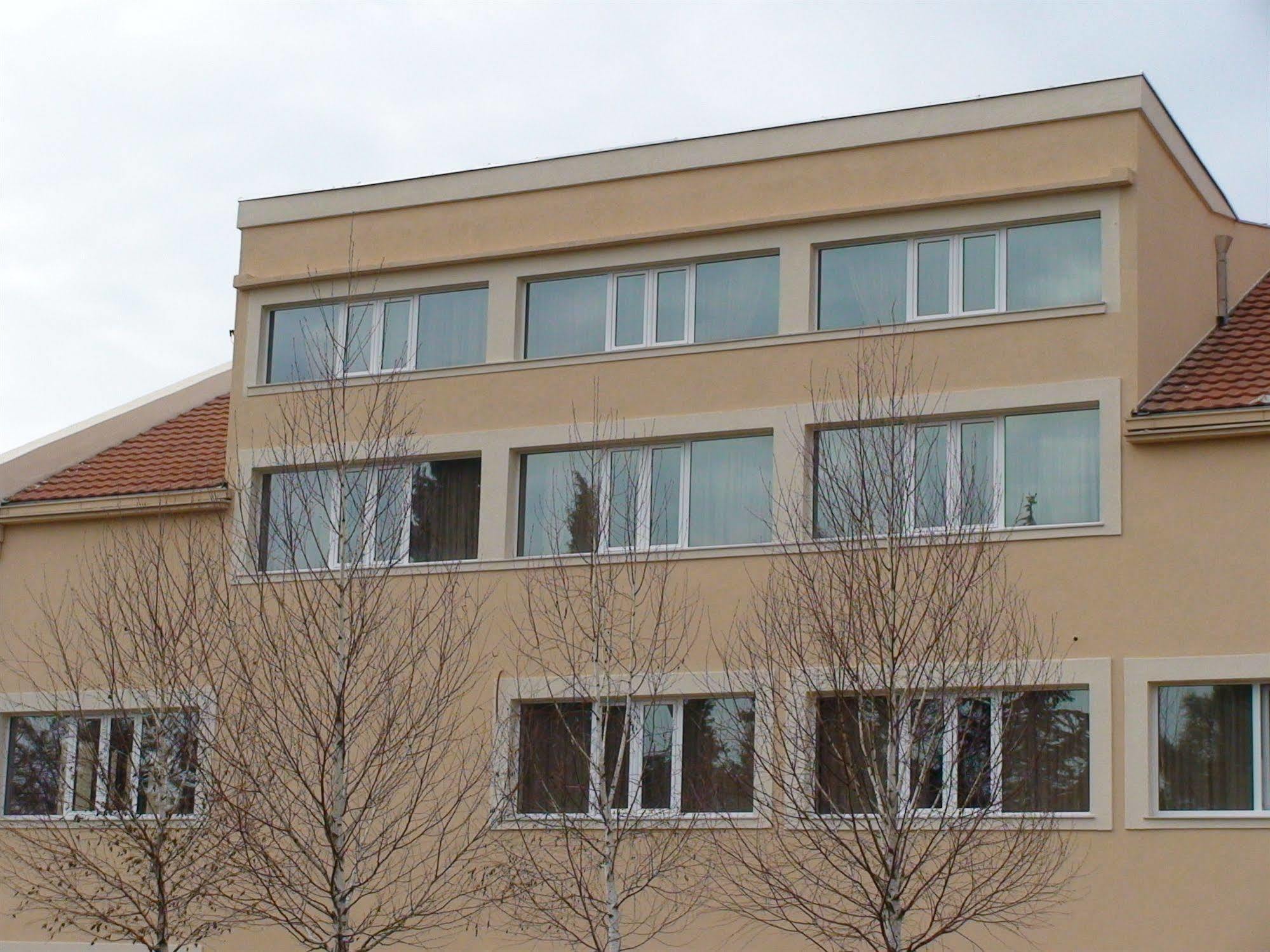 Mali Hotel Bambis Podgorica Eksteriør bilde