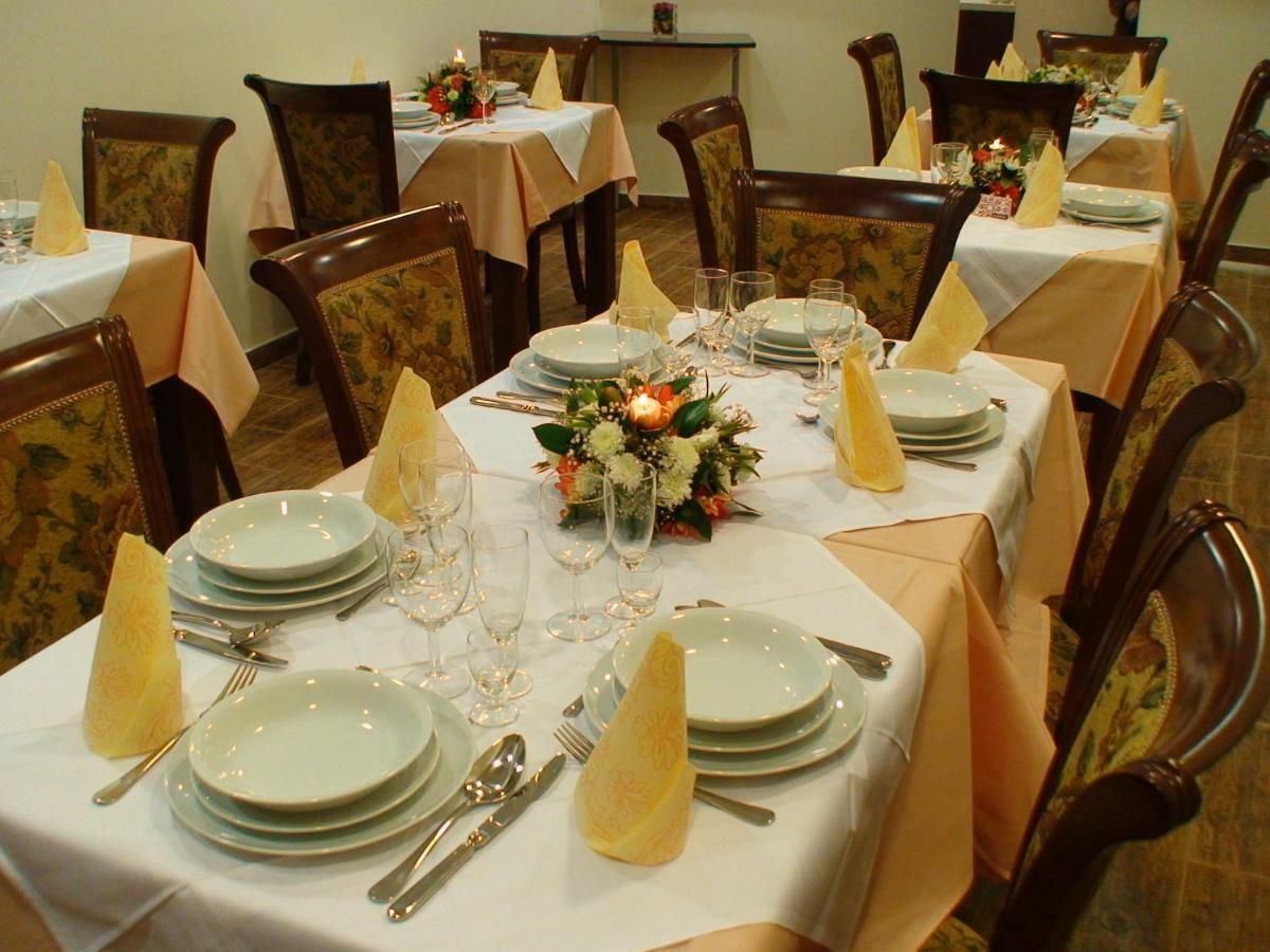 Mali Hotel Bambis Podgorica Eksteriør bilde